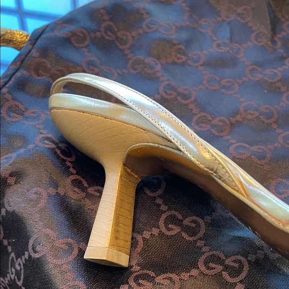 Gucci Metallic Gold Heeled Sandals diamond lion head accent - Picture 4 of 13